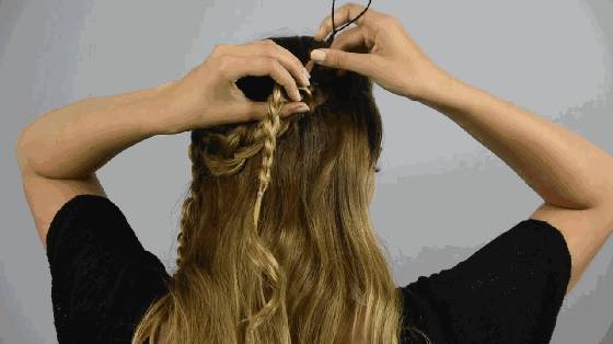 仙女式花环编发,戴头顶花环编发教程图解