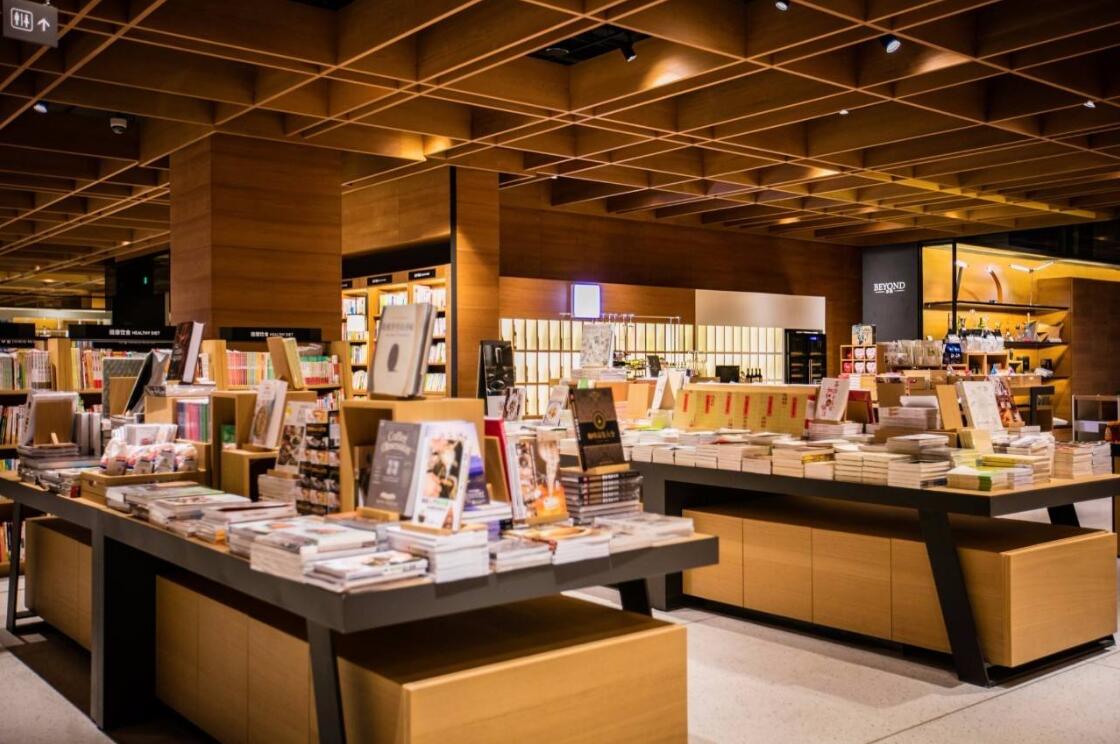 谁说大福州早就没人看书？超人气的“芸台”书店24小时不打烊！