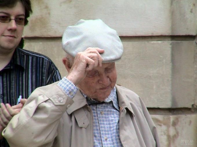 浜ㄥ埄鍗¤拏鍩冨竷鍒楁澗绾疄鎽勫奖浣滃搧,浜ㄥ埄鍗¤拏鍩冨竷鍒楁澗鎽勫奖浣滃搧鍒嗘瀽