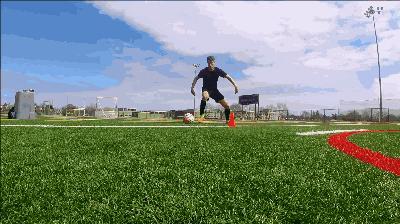 前锋简单过人动作,作为前锋应该要干嘛