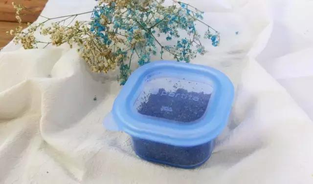 自制黑芝麻虾皮粉,黑芝麻粉怎么吃补钙好