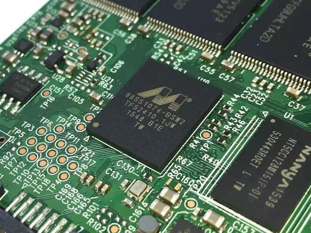 u盘固态好还是非固态好,固态盘与u盘的区别