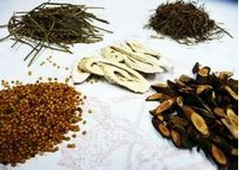 郝万山治疗小孩哮喘的方法,国医大师颜正华的养生视频