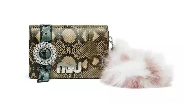 prada春夏信封包,prada三合一包包七夕