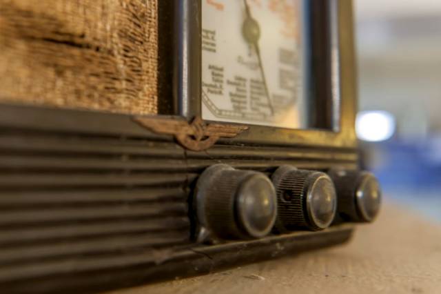 一代人的回忆女声,回忆听收音机的时光