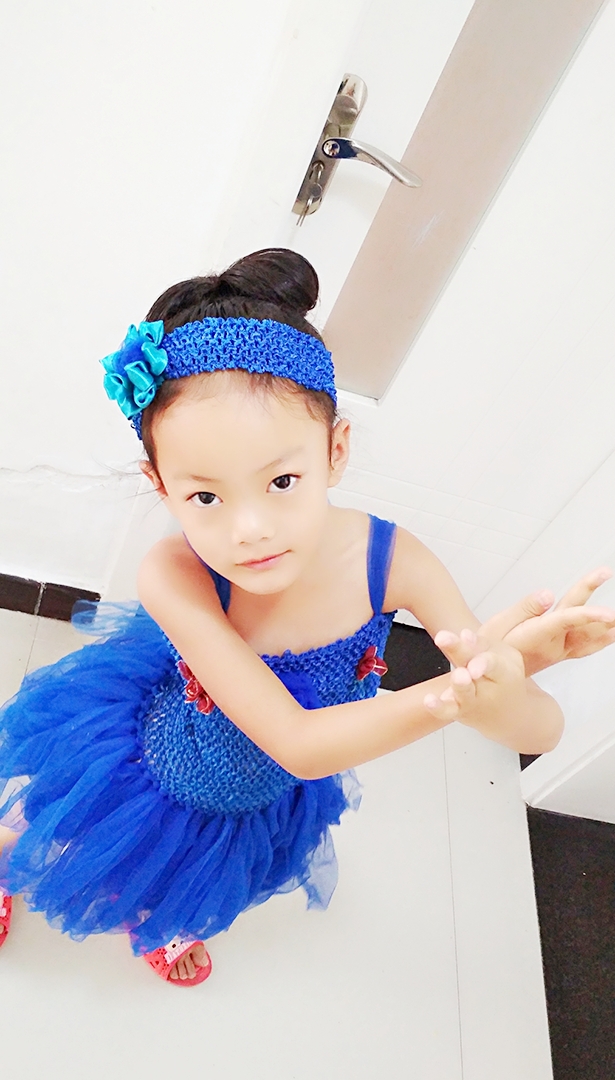 兔耳立体蝴蝶结发型,带有小狐狸耳朵的超简单发型