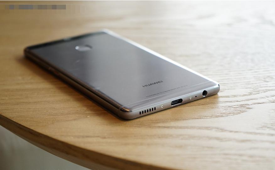 “全能战士”手机，3G+32GB+麒麟955，如今售2488