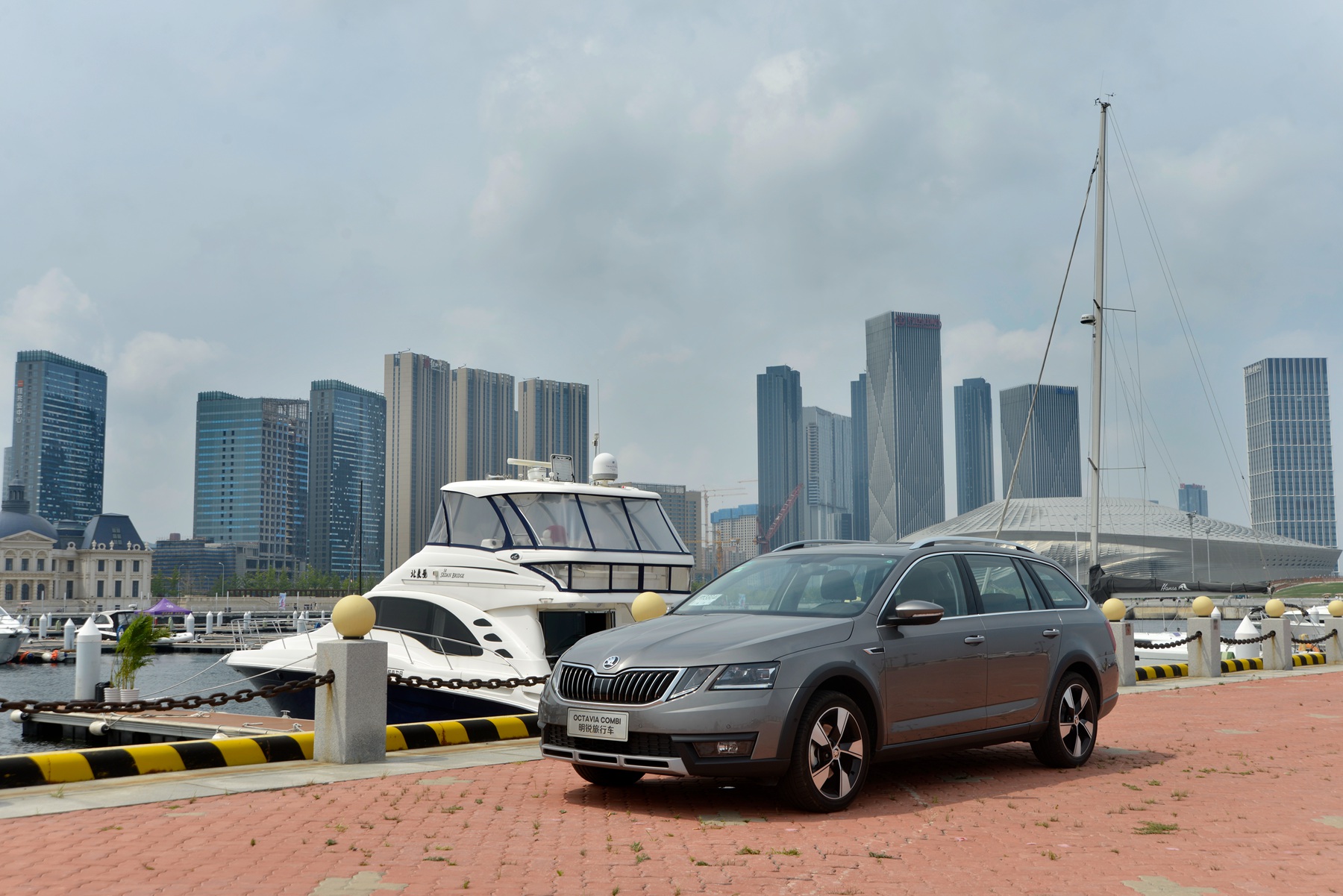 斯柯达明锐旅游海边,斯柯达明锐旅行车西藏自驾游