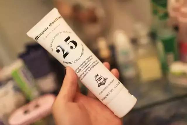 赵丽颖工作累状态差,发文想去享受生活?而真相却是