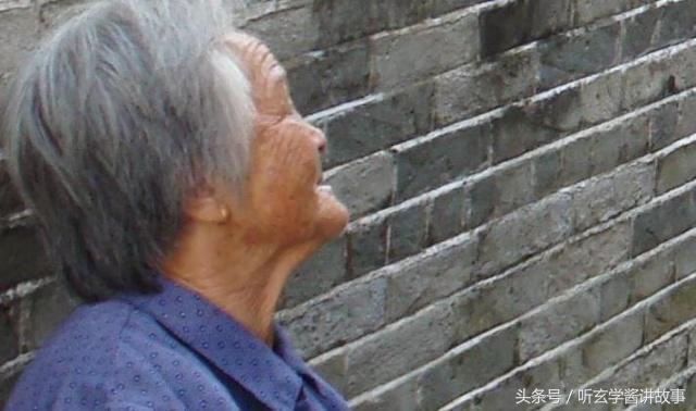 粉丝自述：半夜12点不要进祠堂，小心被鬼摸头