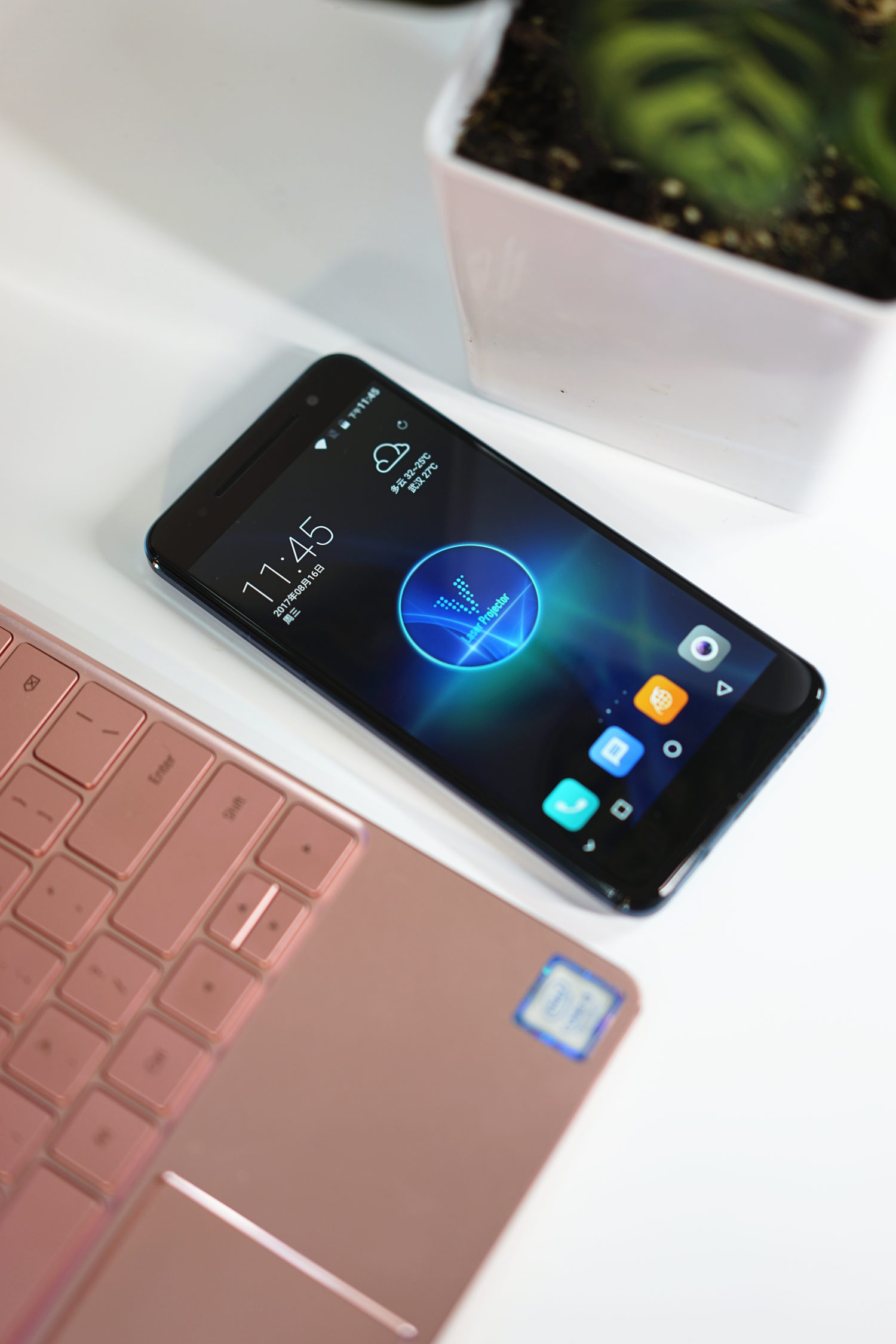 青橙vogav激光投影手机多少钱,青橙voga激光投影手机换电池