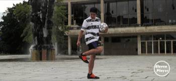 足球教学4种花式实用过人,新手必学的足球花式动作