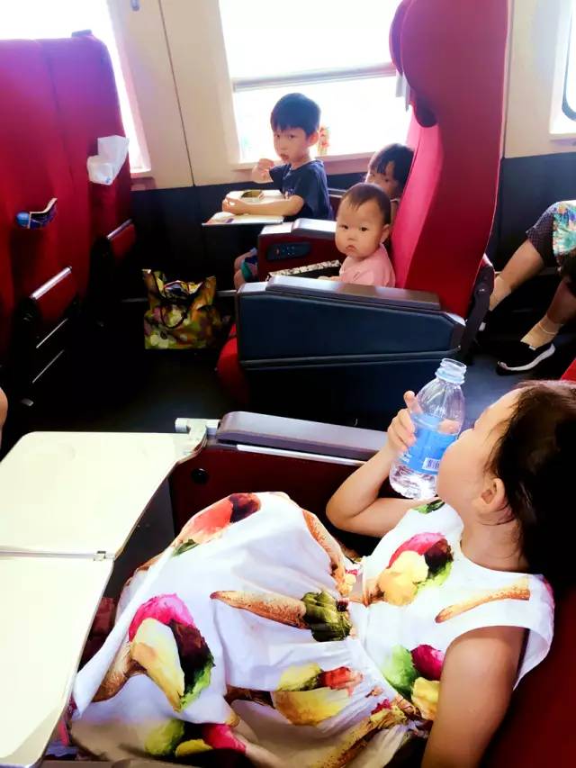 北纬30°神秘之境,在高山草甸、追逐鹿群,这里美的像天堂!