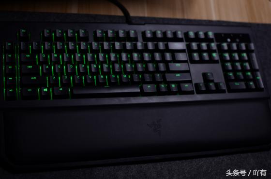 雷蛇黑寡妇v2黄轴,罗技g915和雷蛇黑寡妇v2pro哪个好