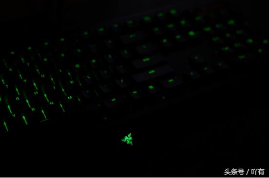 雷蛇黑寡妇v2黄轴,罗技g915和雷蛇黑寡妇v2pro哪个好