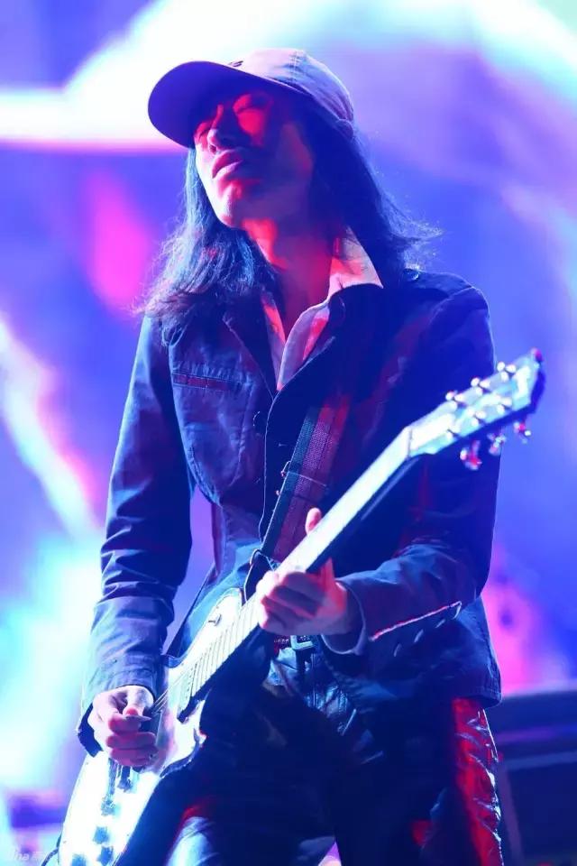 谢天笑我没有未来,谢天笑我不是明星