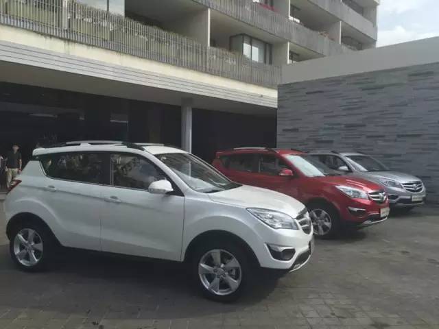 长安cs352016款1.6自动尊贵型,2016款长安cs35优缺点