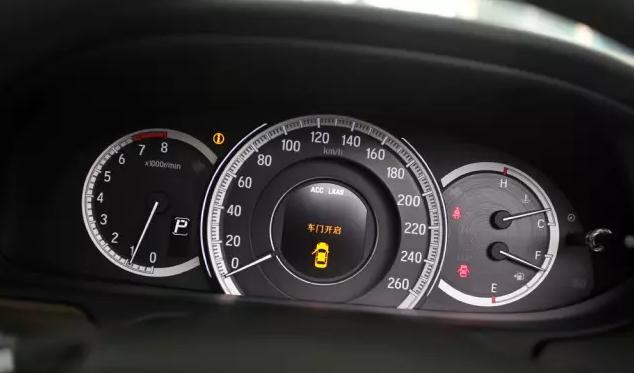 本田雅阁燃油版试驾测评,本田雅阁试驾全面解析