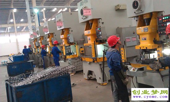 冲压厂工资怎么定,在工厂上班五年没挣到钱