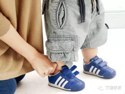 怎么有效教孩子区分左右鞋,对于穿错鞋子的孩子教育措施