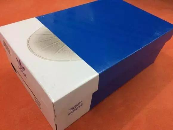 你脚上NMD的“前世今生”都在鞋盒上