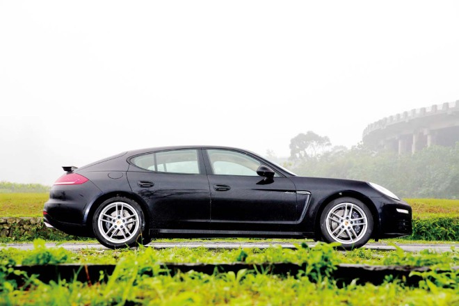 保时捷panamera狂飙,保时捷panameras2024