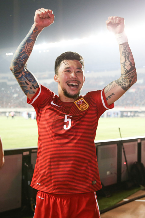 国足晋级呐喊,国足出线之夜沈阳