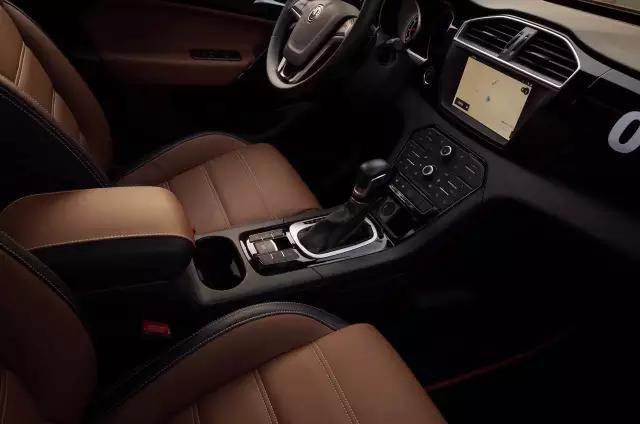 试驾锐腾1.5T最大感受,路遇可别不服气,会被锐腾好*戏调**