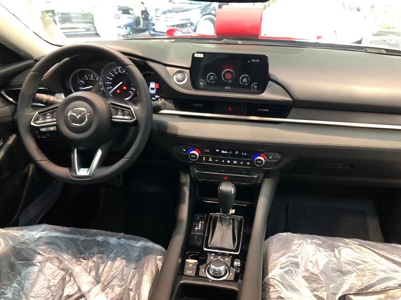 阿特兹2020款豪华和运动内饰,马自达阿特兹2.5l蓝天运动版内饰