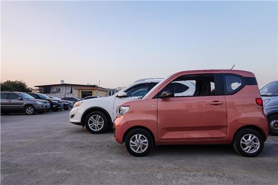 qq冰淇淋与宏光miniev销量对比,宏光miniev哪一款最值得买