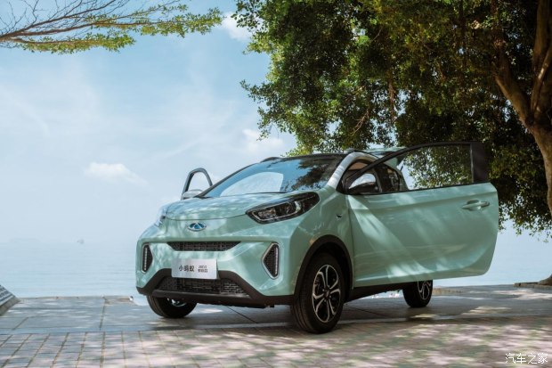 小蚂蚁新能源车三百续航中低配,小蚂蚁电动车续航能力排行