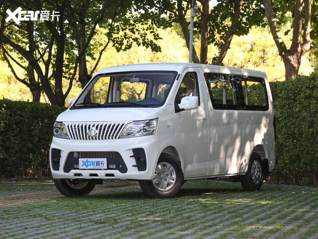 五菱宏光plus和睿行m60,五菱宏光和睿行m60哪个更好