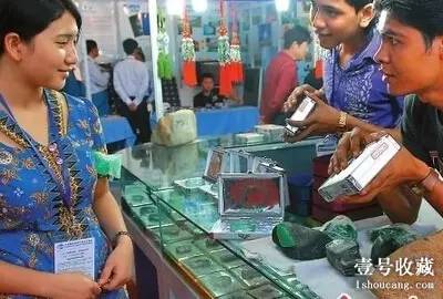 杀鸡取鸡宝价值400万,女子杀鸡时意外收获375克重的鸡宝