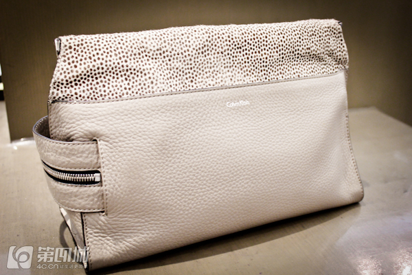 有折扣丨没买新包新鞋新衣服的，都奔这儿去了！