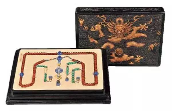 慈禧带什么珠子最值钱,慈禧的帝王绿佛珠