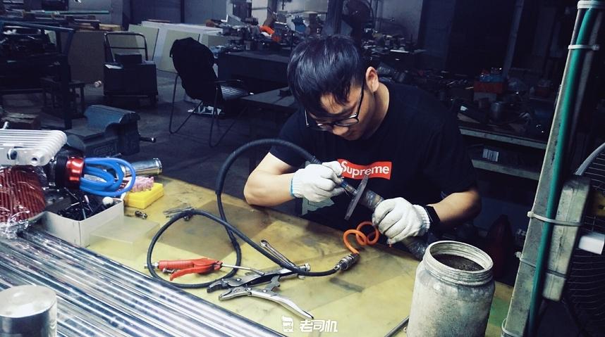 后驱五菱宏光爆改,爆改的五菱宏光竟然能上天