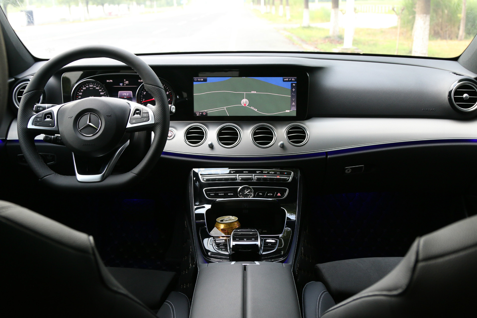 奔驰e级e200的争议点,奔驰e级2024款e200配置参数