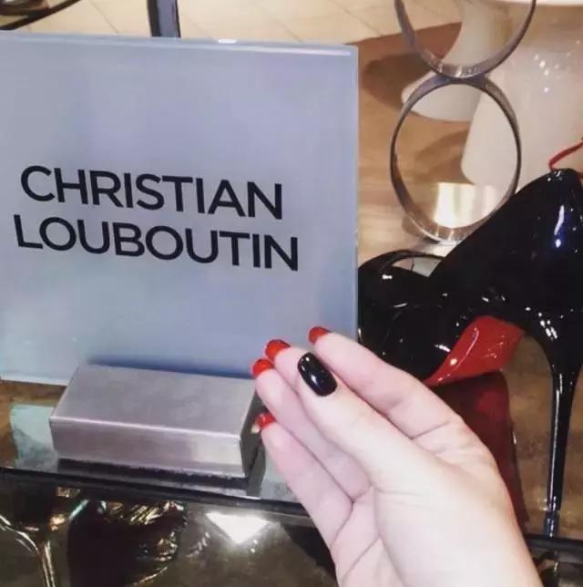 看到这个颜色我就想花钱