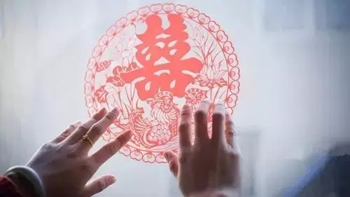结婚喜字什么时候贴最好,女方结婚喜字什么时候贴