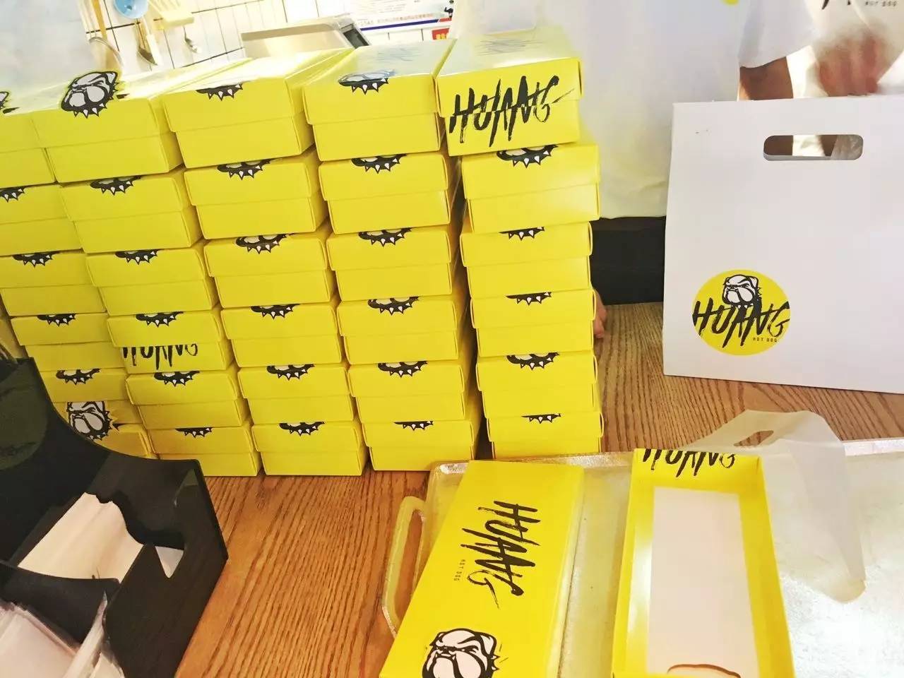 热狗来点纯正的味,超级辣的热狗