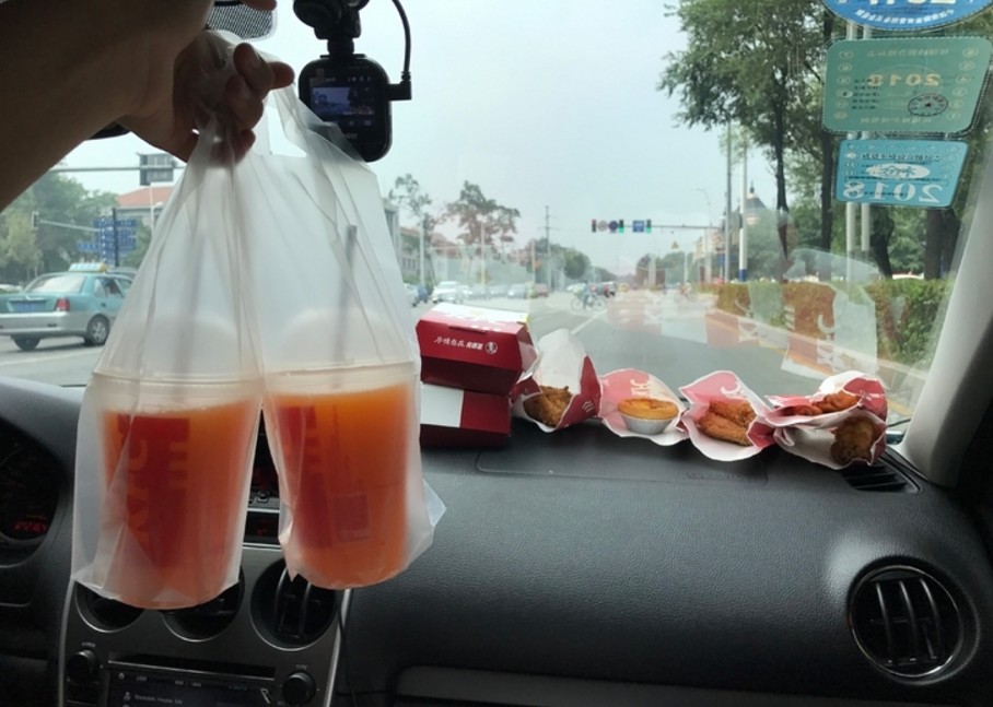 吴京导演《战狼2》让大家都以为这个场景是在非洲,其实就在国内