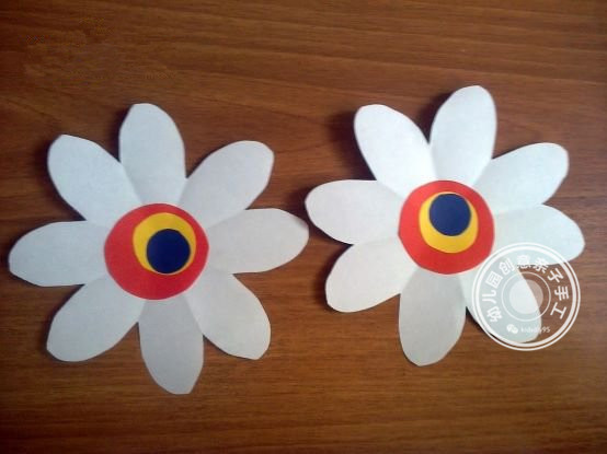 瓶子花朵手工制作幼儿园,瓶子创意花手工幼儿园