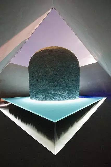 建築有水，心若止水