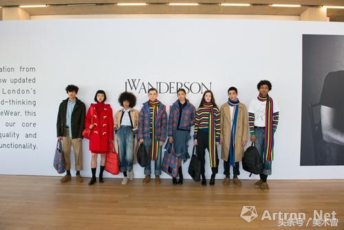 美术曾｜云课堂：艺术享—优衣库为什么要变得越来越“艺术”？