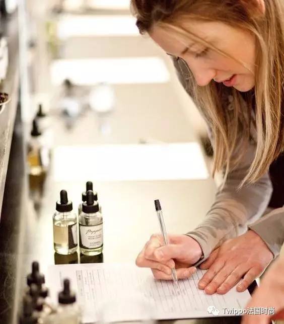 法国女人必买的香水,法国女人最爱用的香水