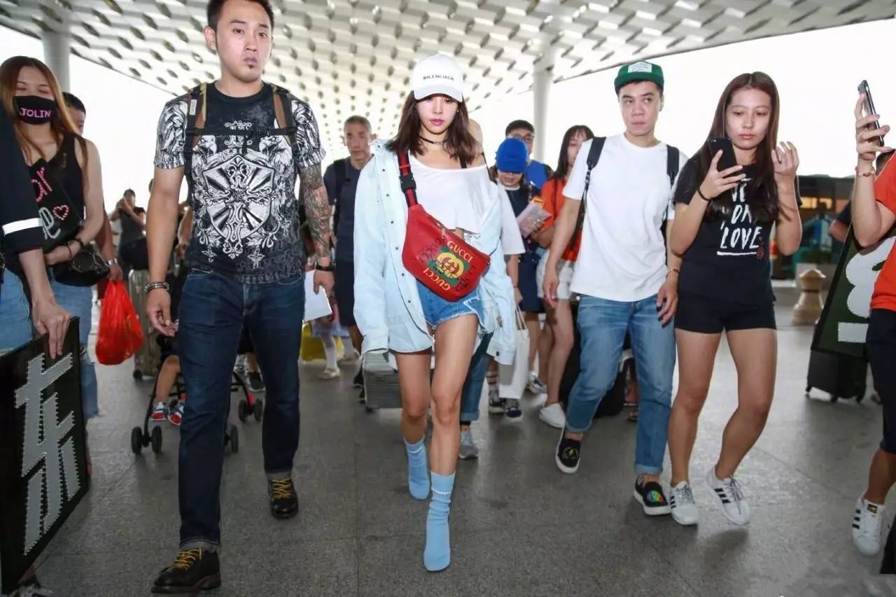 不要瞎跟风，别人背起来时髦的腰包你背上可能会变成售票员大婶！