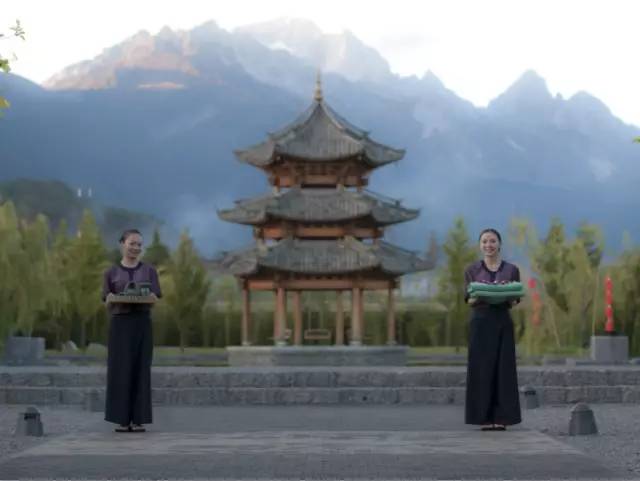 玉龙雪山下奢华民宿,丽江悦榕庄三卧