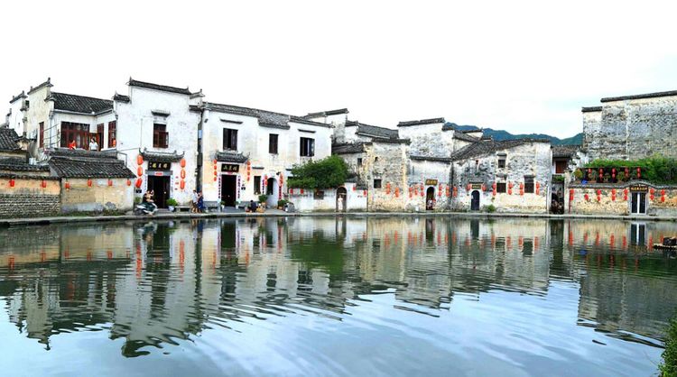 水光潋滟晴方好描写哪个景点,山色空蒙雨亦奇