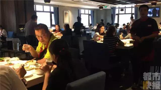 西安凌晨海底捞,西安海底捞曝光