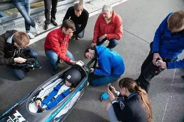 一个大笑话？一度电能跑1232公里